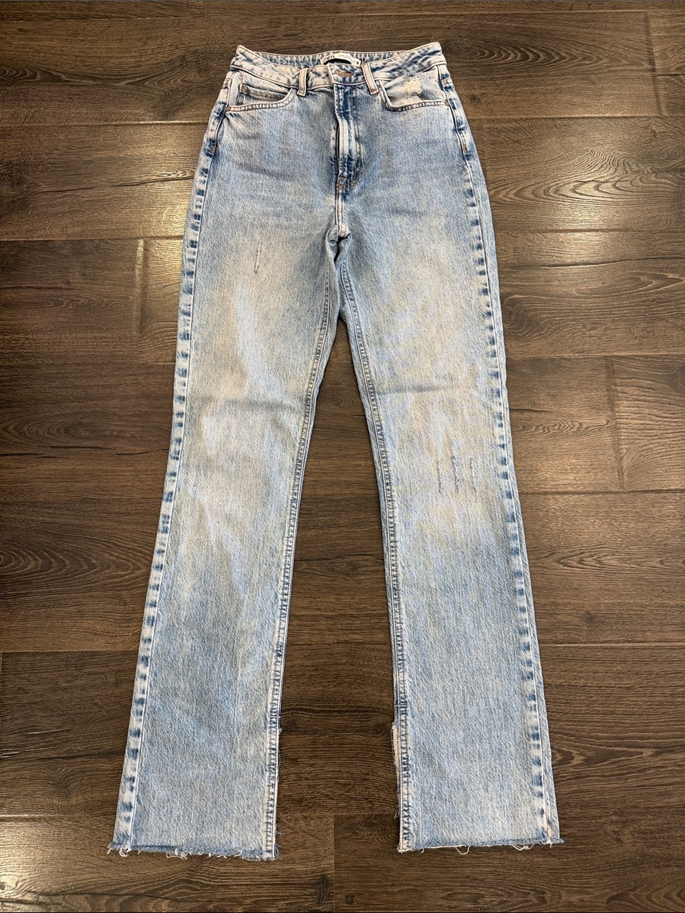 ZARA Light Wash Women's Straight Leg Jeans - Light Blue
